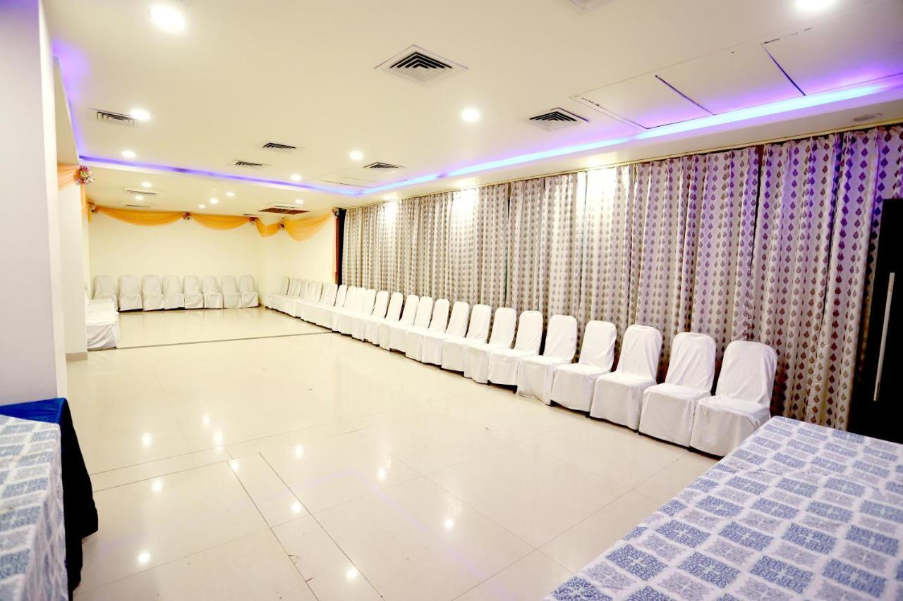 בהופאל Hotel Blue Pearl מראה חיצוני תמונה