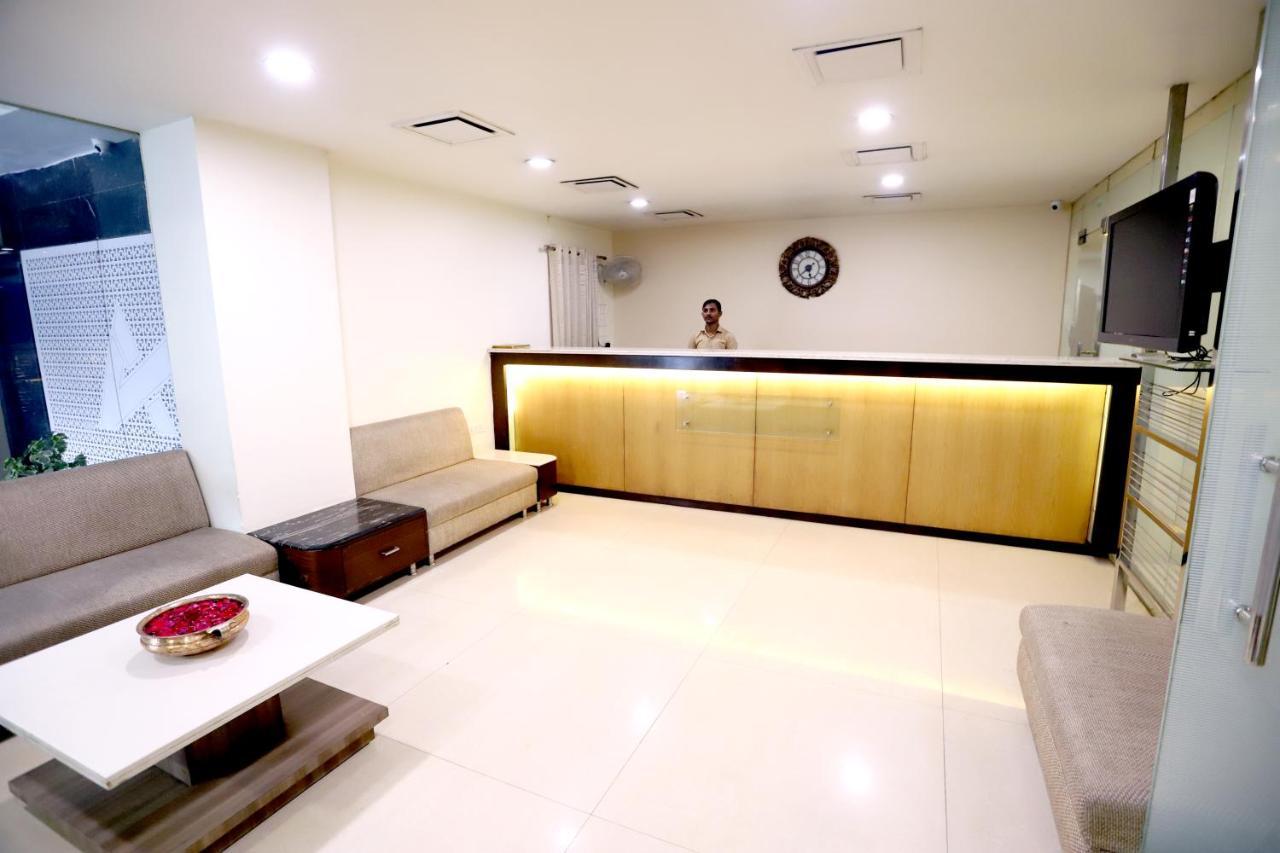 בהופאל Hotel Blue Pearl מראה חיצוני תמונה