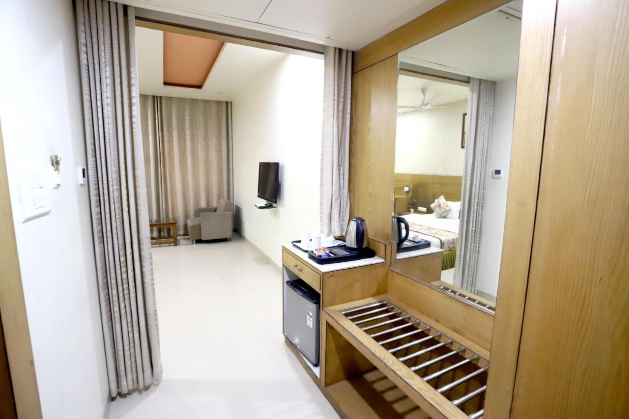 בהופאל Hotel Blue Pearl מראה חיצוני תמונה