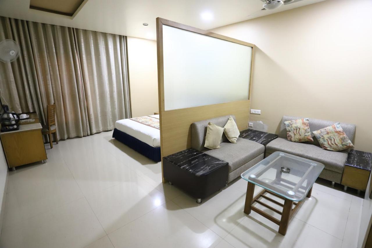 בהופאל Hotel Blue Pearl מראה חיצוני תמונה