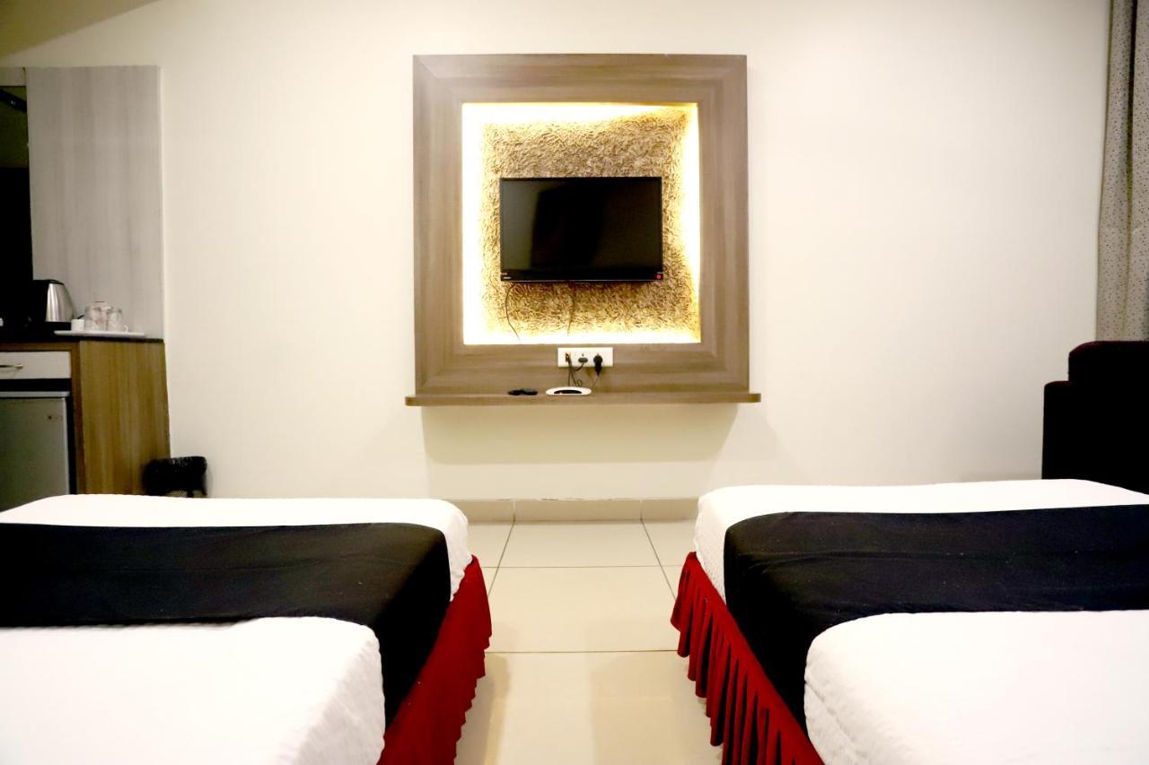 בהופאל Hotel Blue Pearl מראה חיצוני תמונה