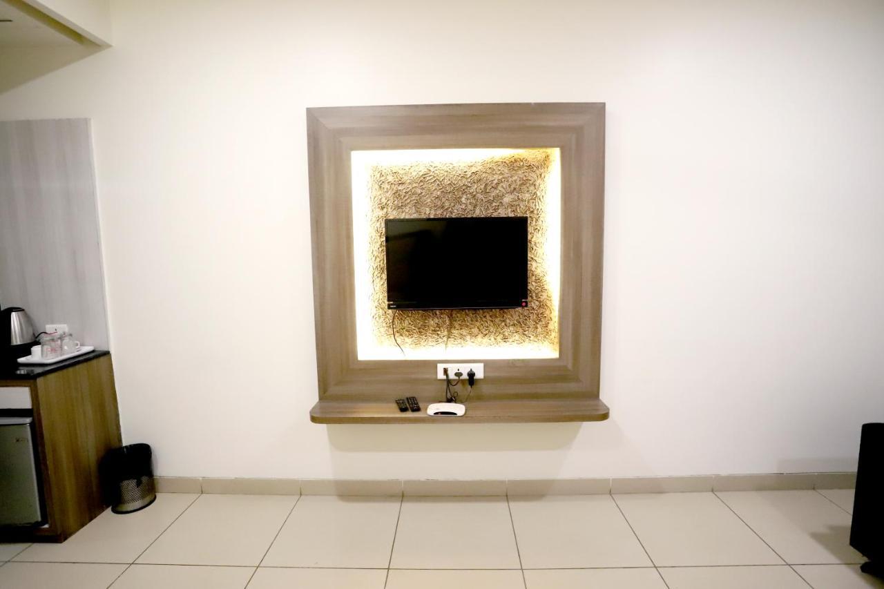 בהופאל Hotel Blue Pearl מראה חיצוני תמונה