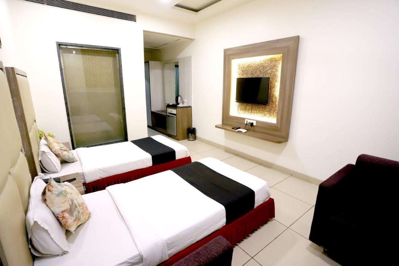 בהופאל Hotel Blue Pearl מראה חיצוני תמונה