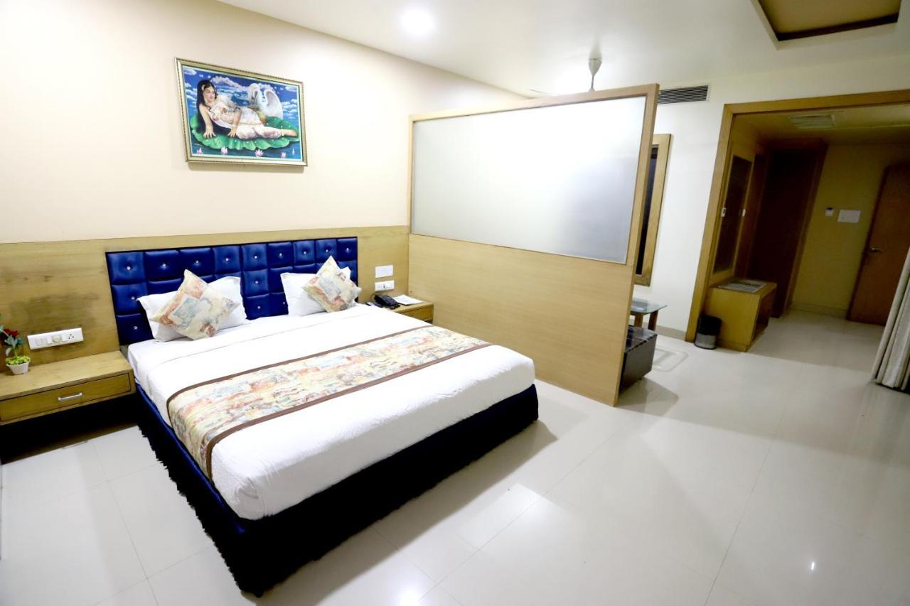 בהופאל Hotel Blue Pearl מראה חיצוני תמונה
