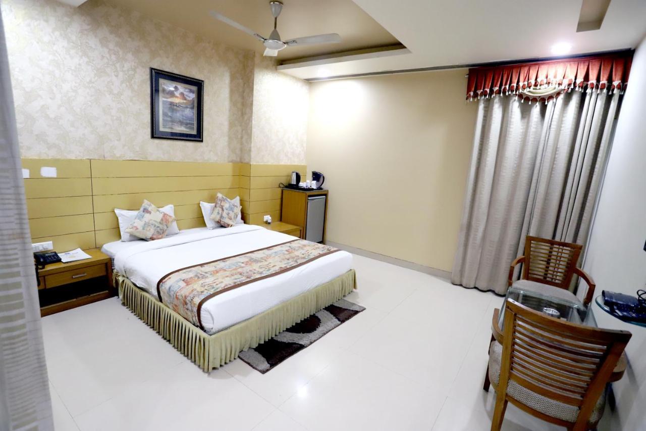 בהופאל Hotel Blue Pearl מראה חיצוני תמונה